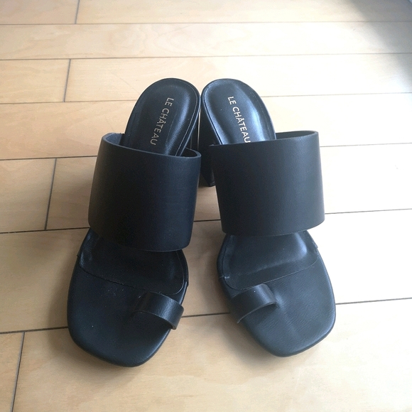 Le Chateau Block Heel Thong Slide - Picture 2 of 5